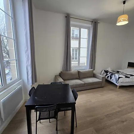 Apartment Grands Boulevards Paris